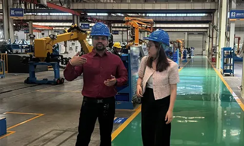 Our Company Successfully Ships Large Batch of Construction Machinery and Equipment Overseas Our Company Successfully Ships Large Batch of Construction Machinery and Equipment Overseas